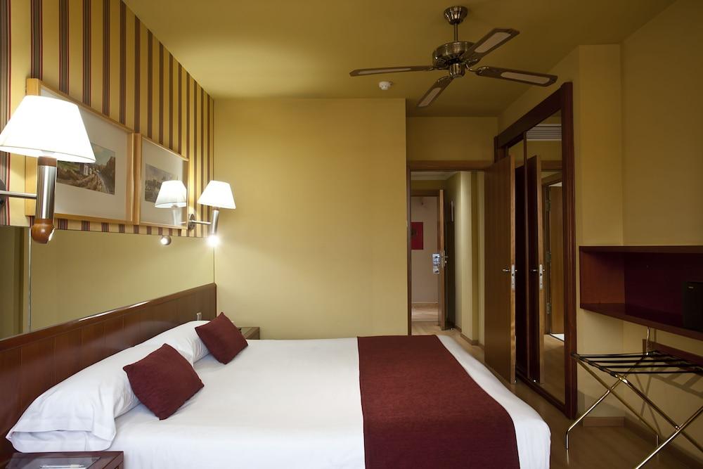 Ilunion Les Corts Hotel
